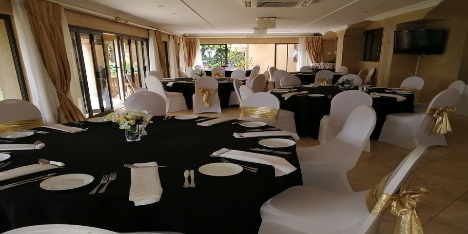 Black and White table setup at Boutique Hotel